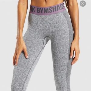 Gymshark // gray low-rise flex workout leggings